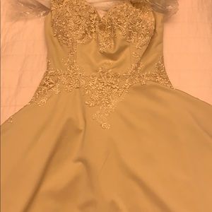 I am selling a beautiful dress.